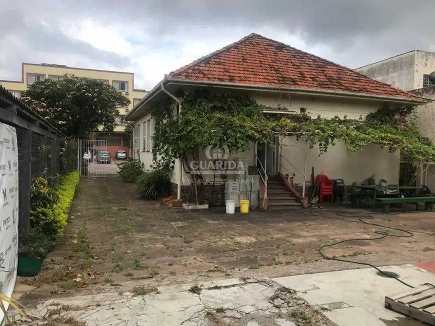 Foto 1 de Casa com 3 Quartos para alugar, 206m² em São Geraldo, Porto Alegre
