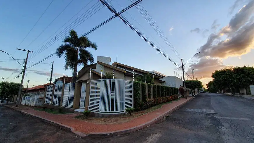 Foto 1 de Casa com 4 Quartos à venda, 267m² em Centro, Sertanópolis