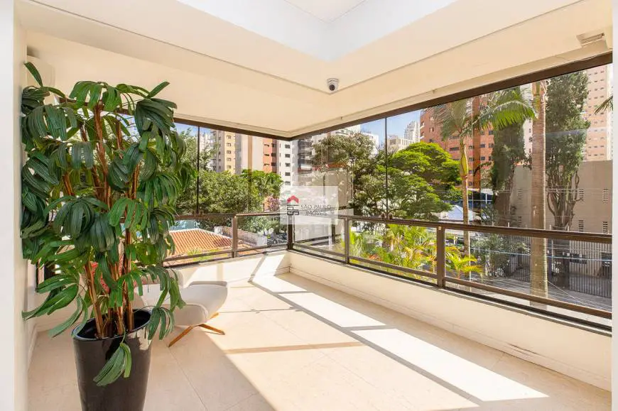 Foto 3 de Casa de Condomínio com 3 Quartos à venda, 211m² em Moema, São Paulo