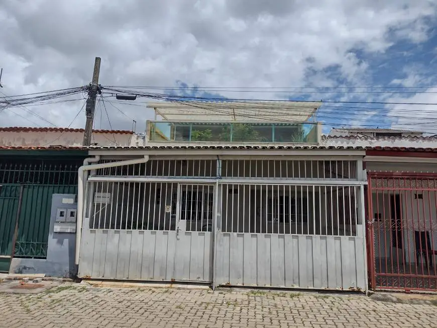 Foto 1 de Sobrado com 3 Quartos à venda, 90m² em Guara I, Brasília