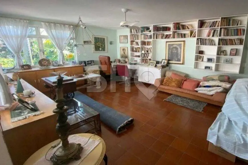 Foto 1 de Sobrado com 4 Quartos à venda, 400m² em Vila Madalena, São Paulo