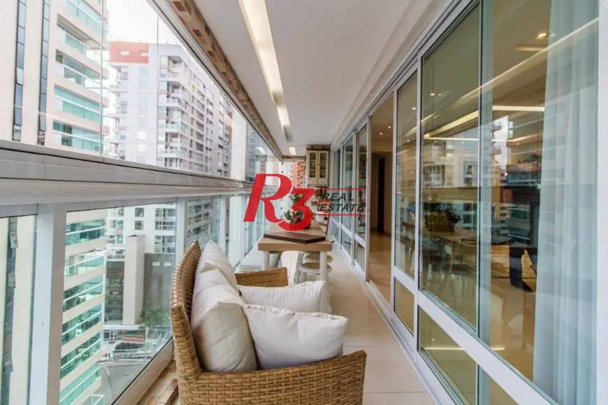 Foto 1 de Apartamento com 4 Quartos à venda, 191m² em Gonzaga, Santos