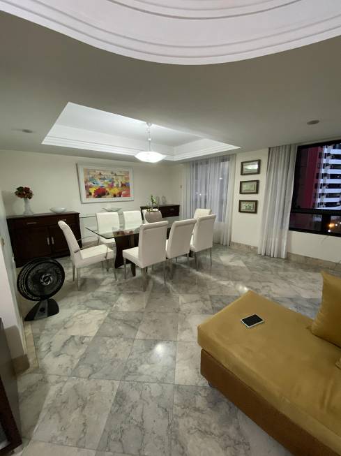 Foto 3 de Apartamento com 4 Quartos à venda, 200m² em Jardins, Aracaju