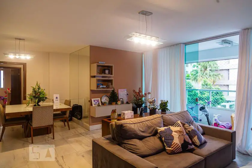 Foto 1 de Apartamento com 4 Quartos para alugar, 178m² em Santo Antônio, Belo Horizonte