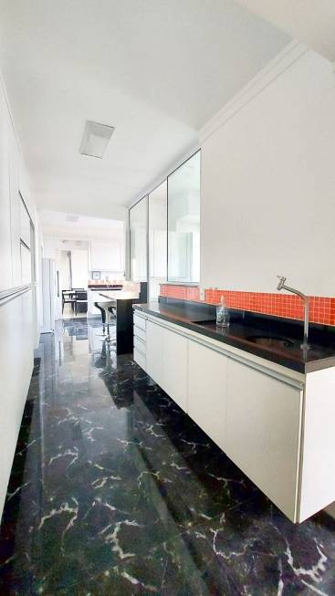 Foto 5 de Apartamento com 5 Quartos para alugar, 360m² em Jardim Aquarius, São José dos Campos