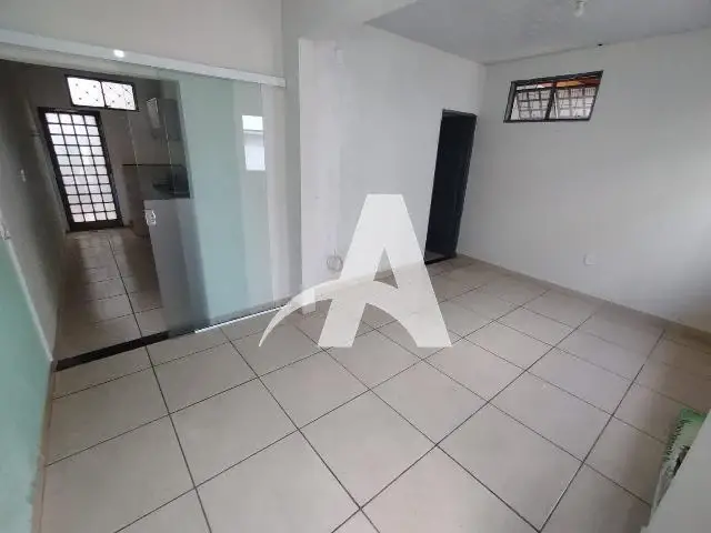 Foto 1 de Casa com 1 Quarto para alugar, 50m² em Planalto, Uberlândia