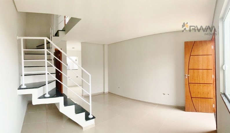 Foto 2 de Casa com 2 Quartos à venda, 72m² em Pinheirinho, Curitiba