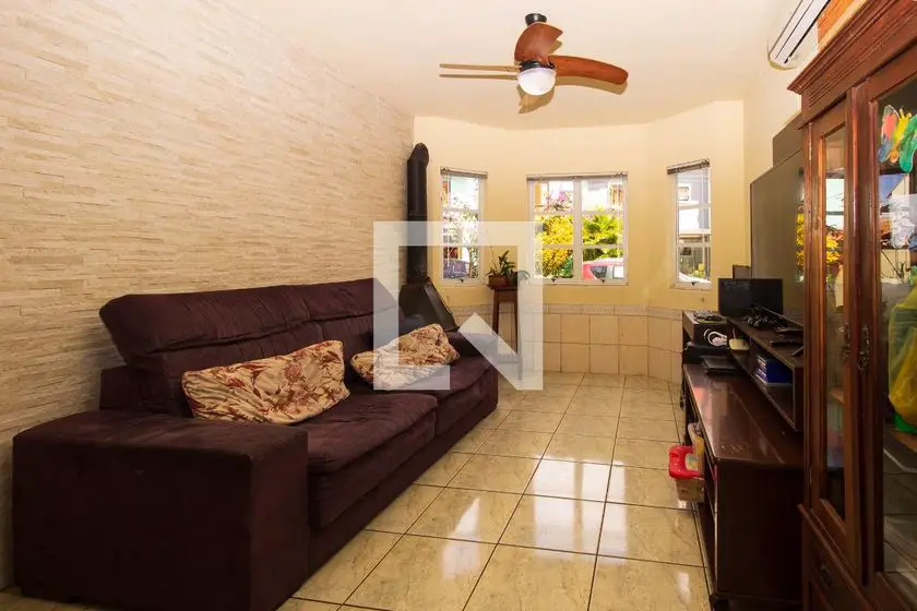 Foto 1 de Casa de Condomínio com 3 Quartos para alugar, 161m² em Guarujá, Porto Alegre