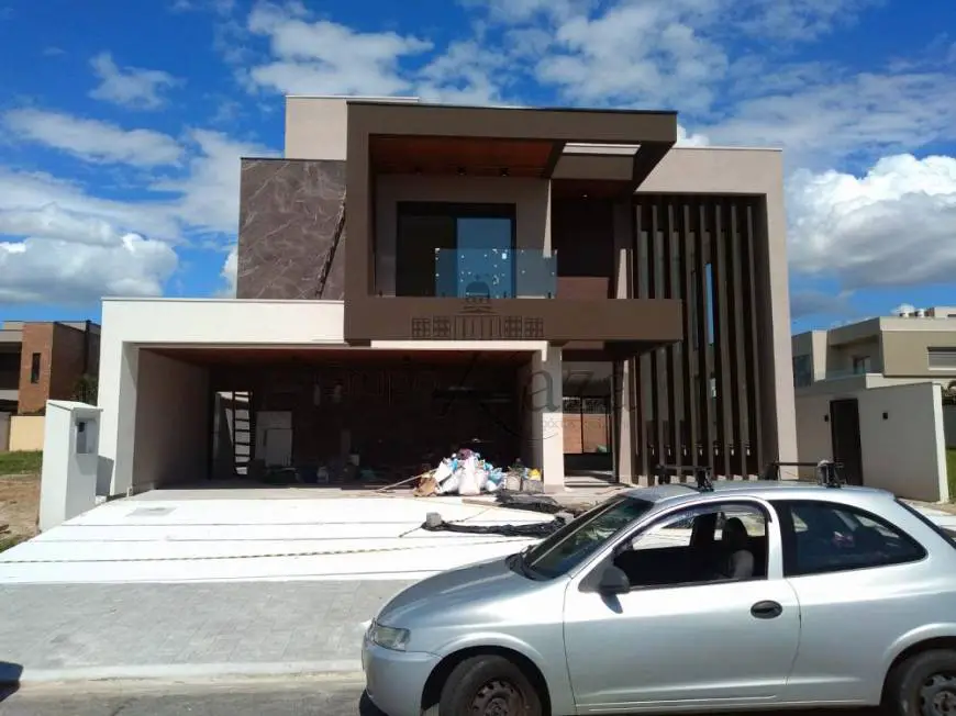 Foto 1 de Casa de Condomínio com 4 Quartos à venda, 350m² em Jardim do Golfe, São José dos Campos