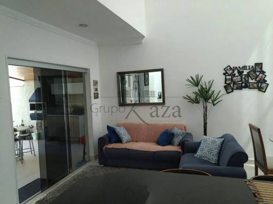 Foto 2 de Casa de Condomínio com 4 Quartos à venda, 170m² em Urbanova, São José dos Campos