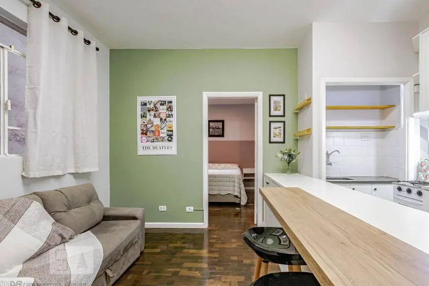 Foto 2 de Apartamento com 1 Quarto para alugar, 32m² em Centro, Curitiba