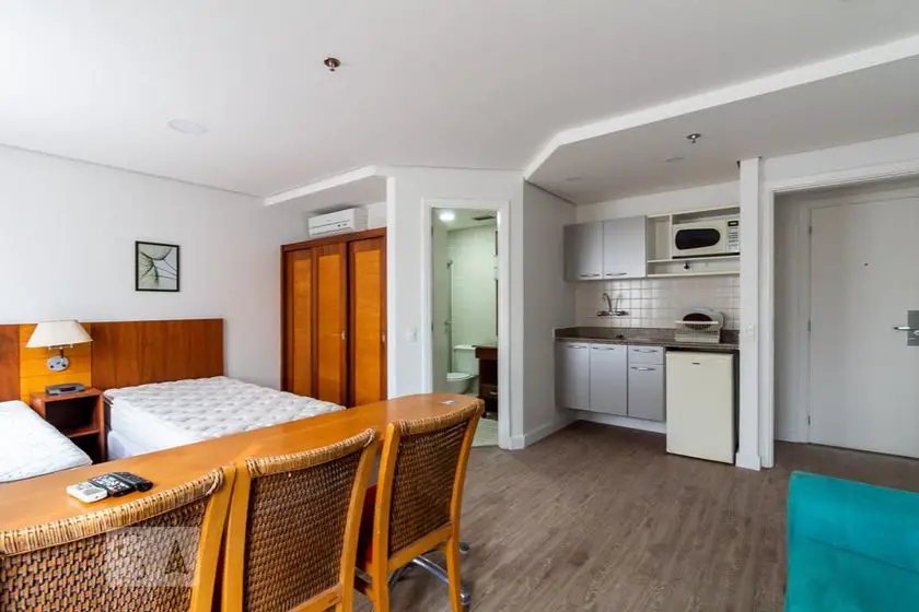 Foto 4 de Apartamento com 2 Quartos para alugar, 45m² em Moema, São Paulo