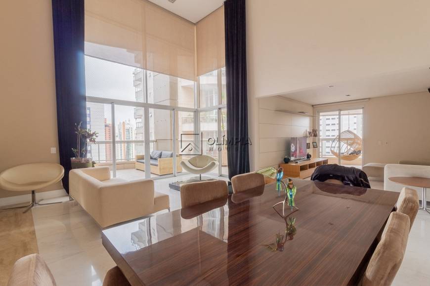 Foto 2 de Apartamento com 2 Quartos à venda, 198m² em Vila Nova Conceição, São Paulo