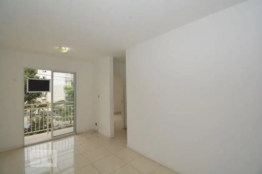 Foto 1 de Apartamento com 3 Quartos para alugar, 50m² em Irajá, Rio de Janeiro