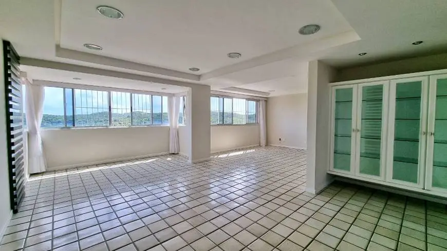 Foto 1 de Apartamento com 3 Quartos à venda, 170m² em Morro Branco, Natal