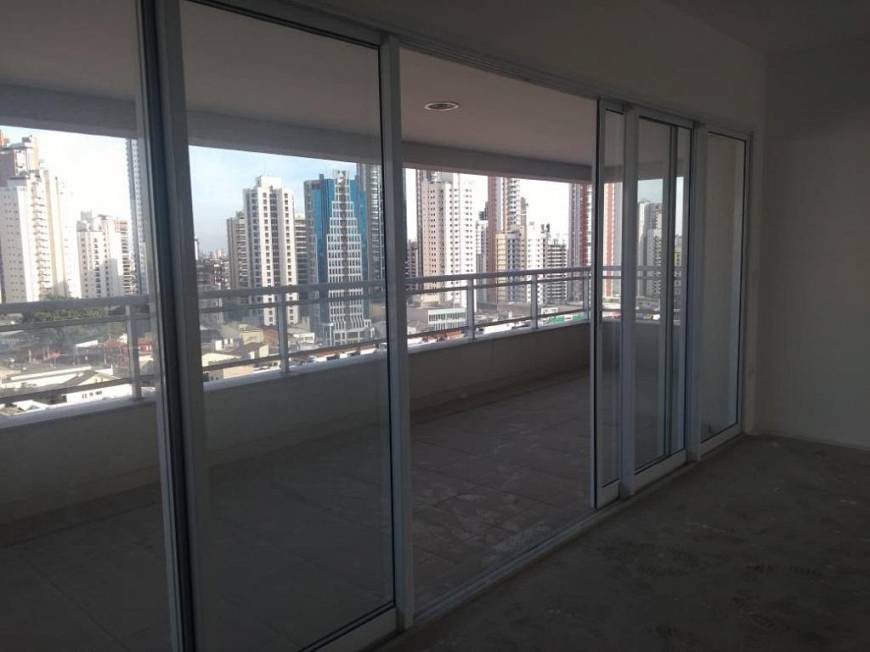 Foto 3 de Apartamento com 3 Quartos à venda, 209m² em Tatuapé, São Paulo