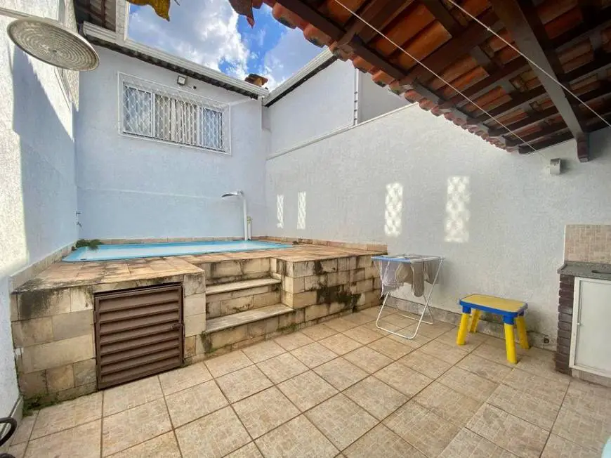 Foto 4 de Casa com 3 Quartos à venda, 200m² em Alípio de Melo, Belo Horizonte
