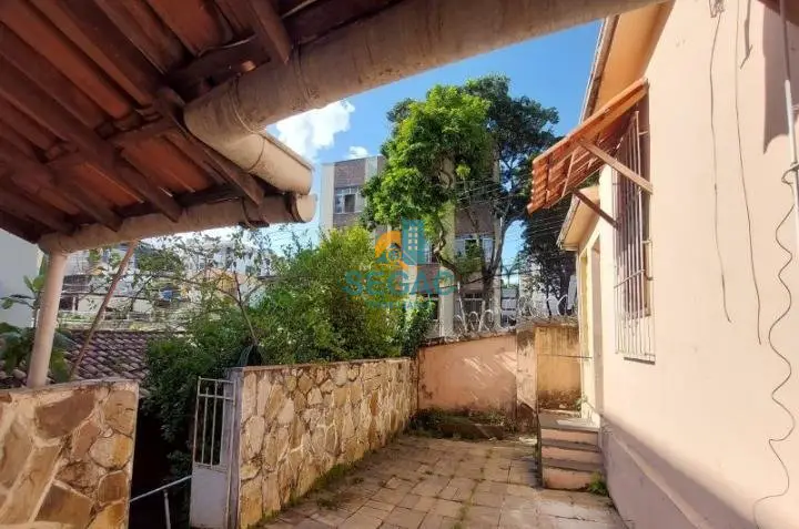 Foto 1 de Casa com 3 Quartos à venda, 100m² em Sagrada Família, Belo Horizonte