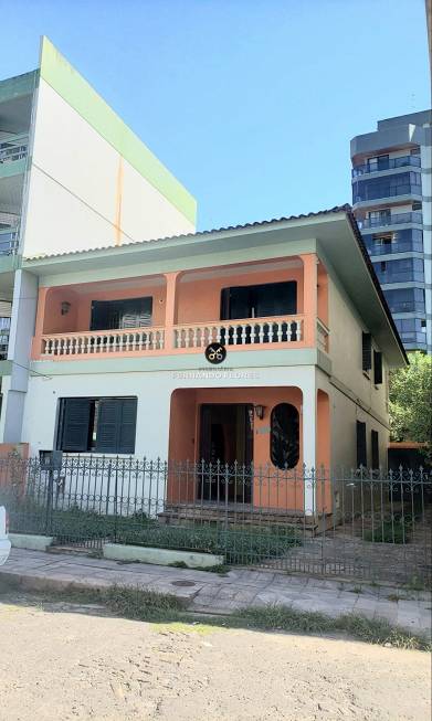 Foto 1 de Casa com 4 Quartos à venda, 225m² em Nossa Senhora de Fátima, Santa Maria
