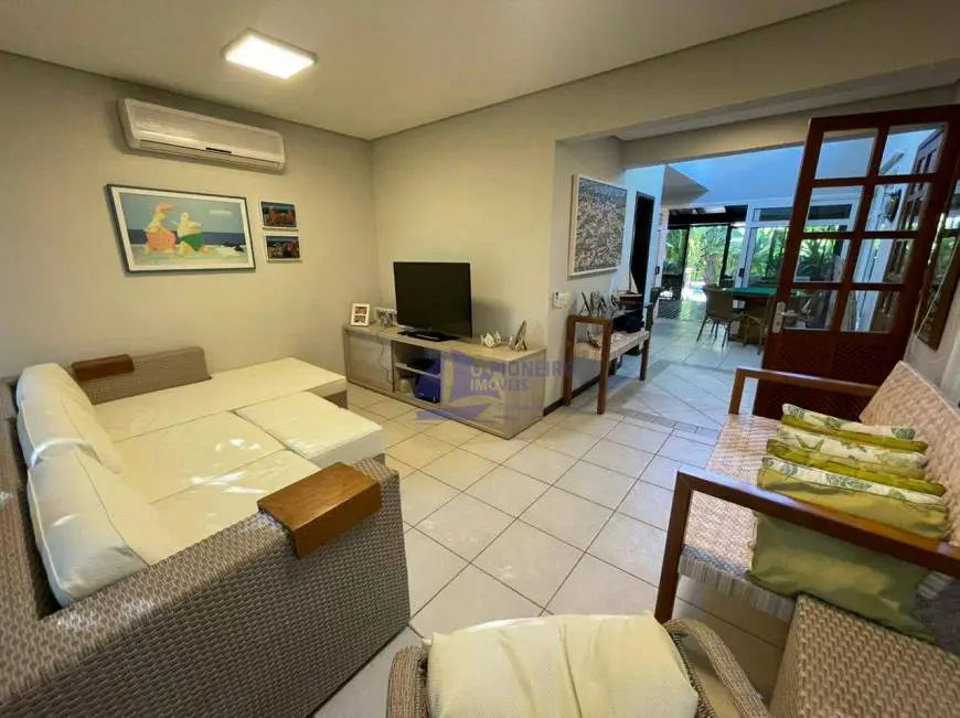 Foto 1 de Casa de Condomínio com 4 Quartos para alugar, 230m² em Baleia, São Sebastião