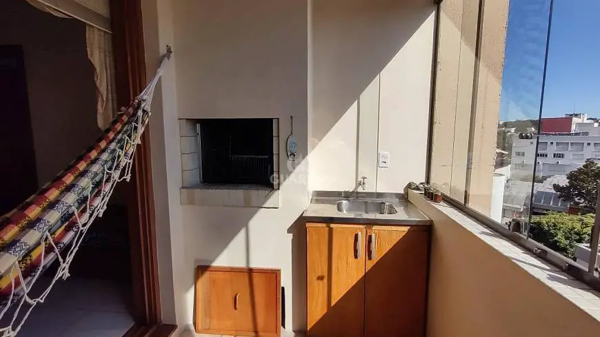 Foto 2 de Apartamento com 2 Quartos para alugar, 70m² em Jardim Europa, Porto Alegre