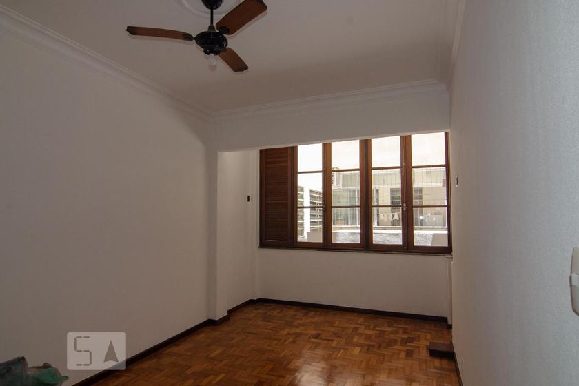 Foto 2 de Apartamento com 2 Quartos para alugar, 70m² em Laranjeiras, Rio de Janeiro