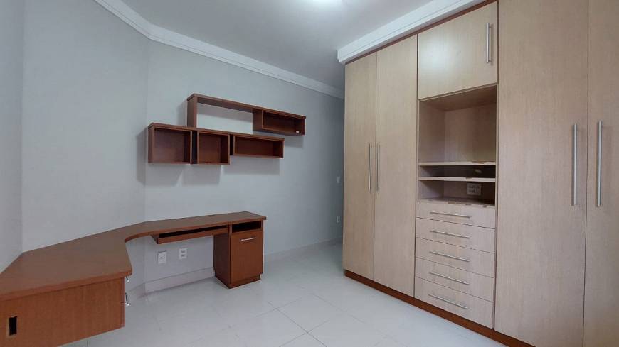 Foto 3 de Apartamento com 3 Quartos para alugar, 230m² em Gávea, Uberlândia