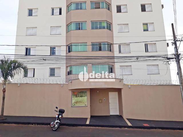 Foto 2 de Apartamento com 3 Quartos para alugar, 90m² em Santa Mônica, Uberlândia