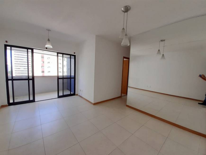 Foto 1 de Apartamento com 3 Quartos à venda, 75m² em Stiep, Salvador