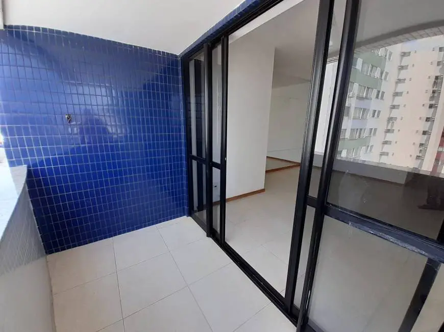 Foto 5 de Apartamento com 3 Quartos à venda, 75m² em Stiep, Salvador