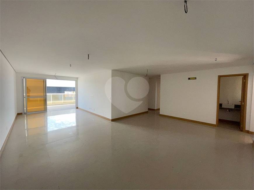 Foto 1 de Apartamento com 4 Quartos à venda, 220m² em Jatiúca, Maceió
