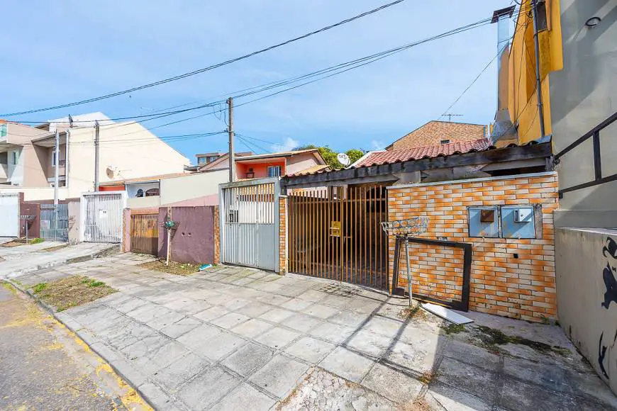 Foto 1 de Casa com 2 Quartos à venda, 75m² em Alto Boqueirão, Curitiba