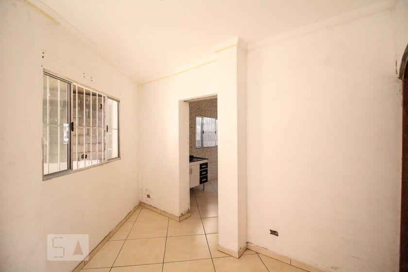 Foto 1 de Casa com 2 Quartos para alugar, 70m² em Vila Zat, São Paulo