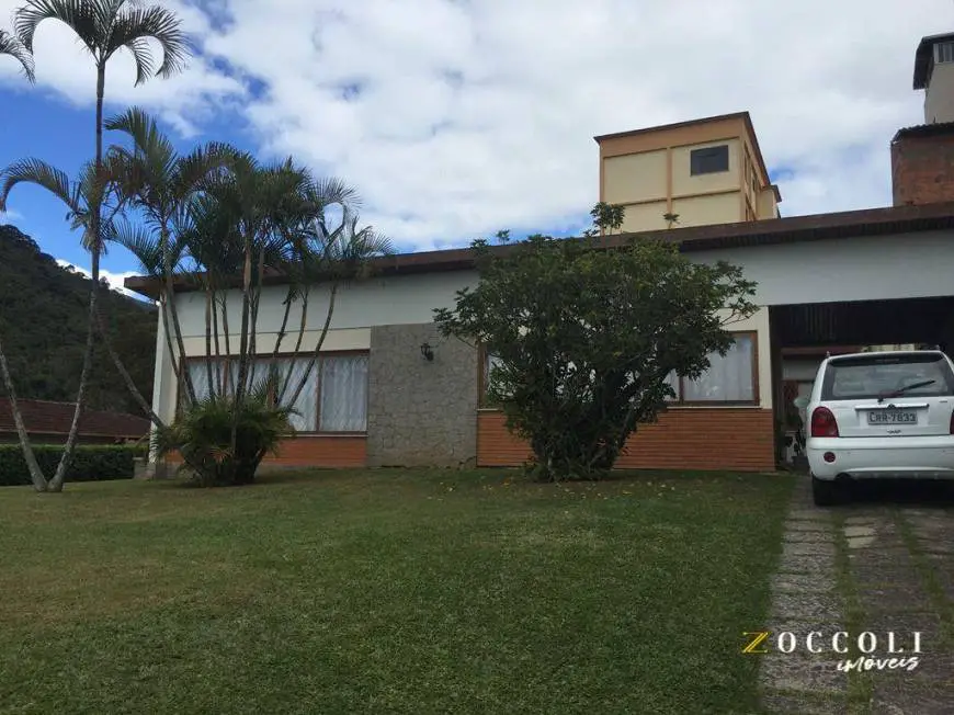 Foto 1 de Casa com 3 Quartos à venda, 300m² em Jardim Cascata, Teresópolis