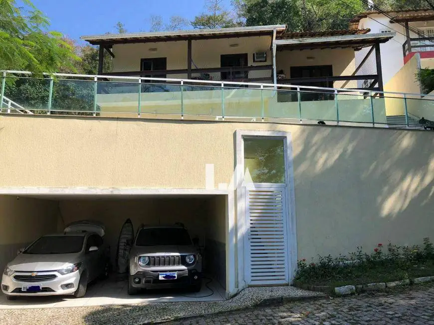 Foto 1 de Casa com 3 Quartos à venda, 183m² em Serra Grande, Niterói
