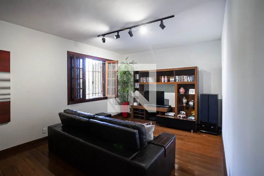 Foto 1 de Casa com 4 Quartos para alugar, 347m² em Palmares, Belo Horizonte