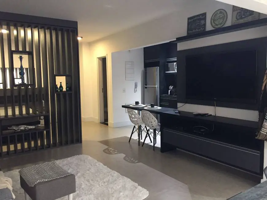 Foto 1 de Apartamento com 1 Quarto para alugar, 50m² em Ponta da Praia, Santos