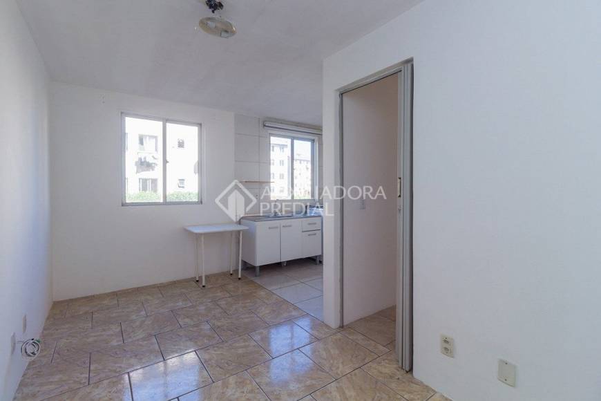 Foto 1 de Apartamento com 1 Quarto para alugar, 40m² em Vila Nova, Porto Alegre