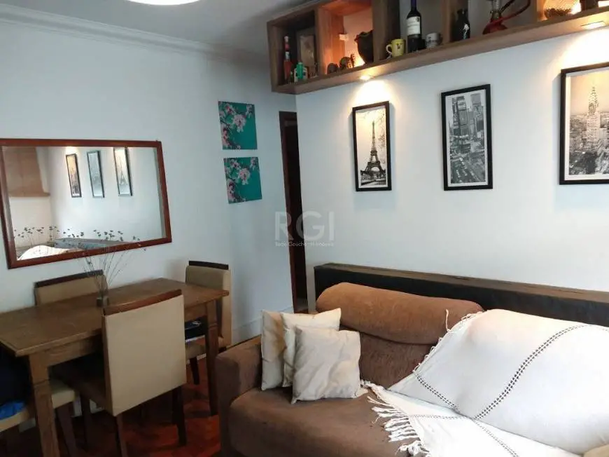 Foto 1 de Apartamento com 2 Quartos à venda, 50m² em Cavalhada, Porto Alegre