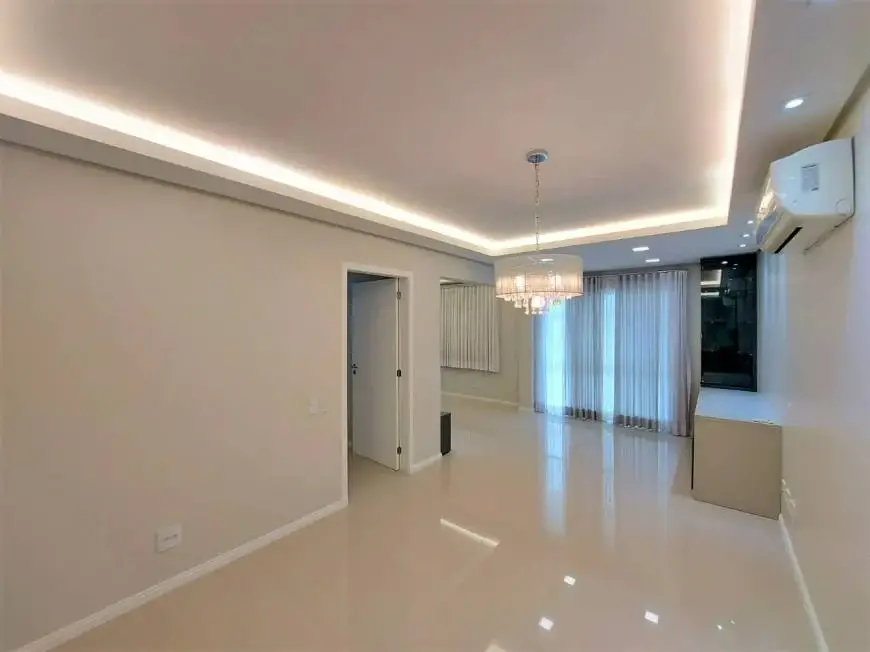 Foto 1 de Apartamento com 2 Quartos para alugar, 115m² em Estreito, Florianópolis