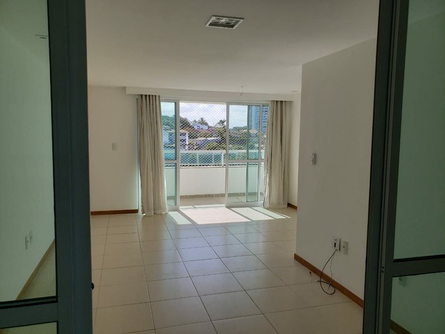 Foto 3 de Apartamento com 3 Quartos à venda, 115m² em Patamares, Salvador
