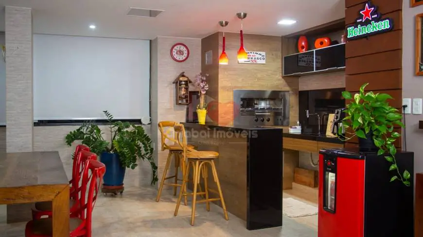 Foto 3 de Apartamento com 4 Quartos à venda, 230m² em São Geraldo, Cariacica