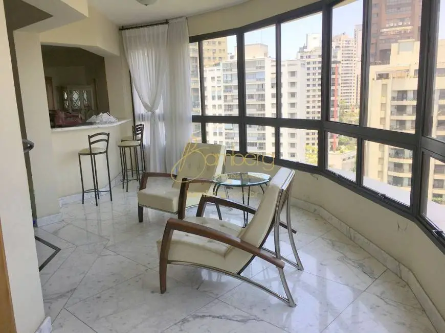 Foto 1 de Apartamento com 4 Quartos à venda, 255m² em Vila Suzana, São Paulo