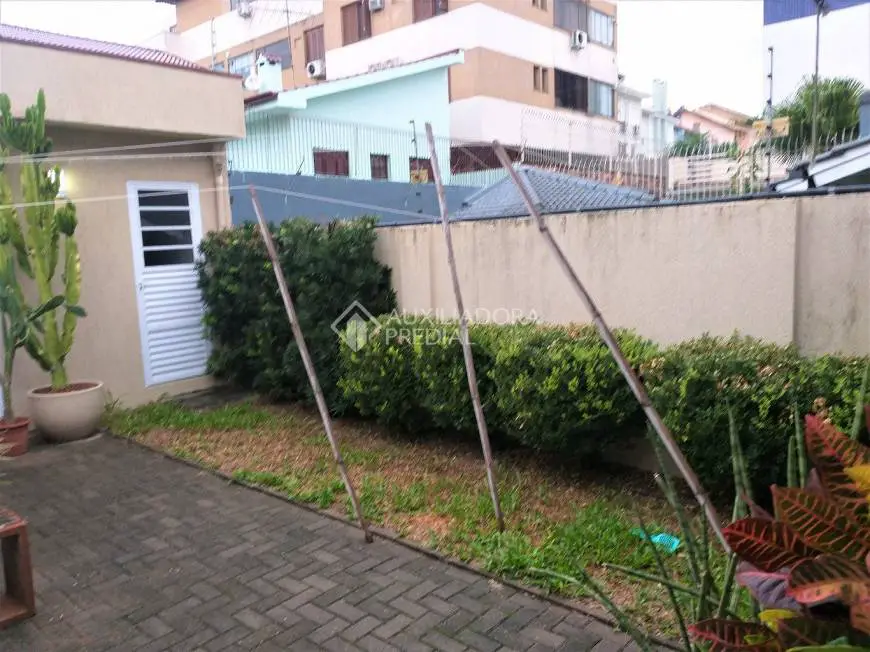 Foto 1 de Casa com 3 Quartos à venda, 178m² em Jardim Planalto, Porto Alegre