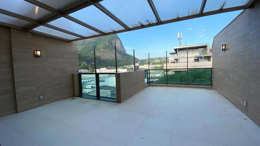 Foto 1 de Cobertura com 3 Quartos à venda, 250m² em Jardim Oceanico, Rio de Janeiro