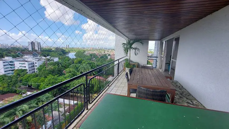 Foto 1 de Apartamento com 4 Quartos à venda, 290m² em Monteiro, Recife