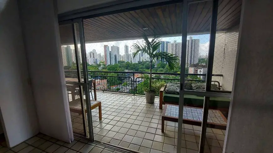 Foto 4 de Apartamento com 4 Quartos à venda, 290m² em Monteiro, Recife