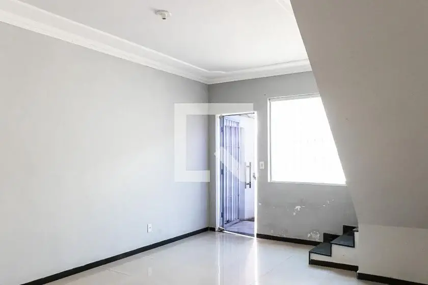 Foto 1 de Casa com 2 Quartos para alugar, 55m² em Santa Mônica, Belo Horizonte