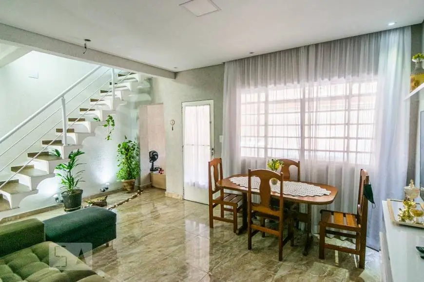 Foto 1 de Casa com 2 Quartos à venda, 150m² em Vila Carrão, São Paulo