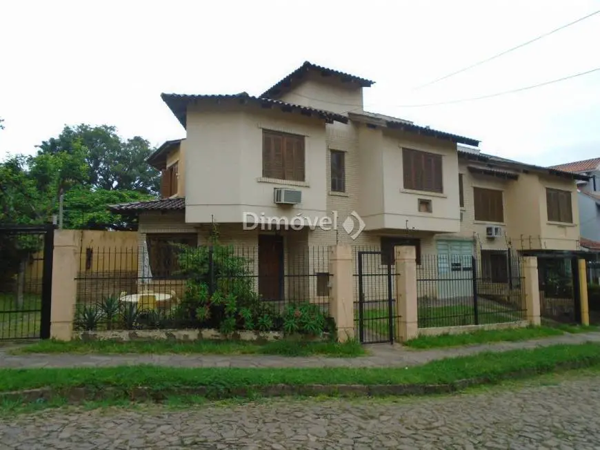 Foto 1 de Casa com 3 Quartos para alugar, 130m² em Cavalhada, Porto Alegre